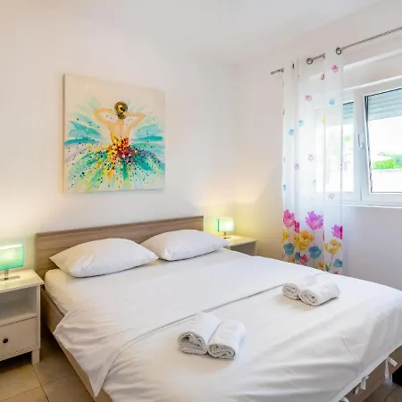 Apartamento Tino - Zad511 By Interhome