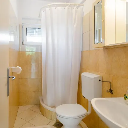 Tino - Zad511 By Interhome
